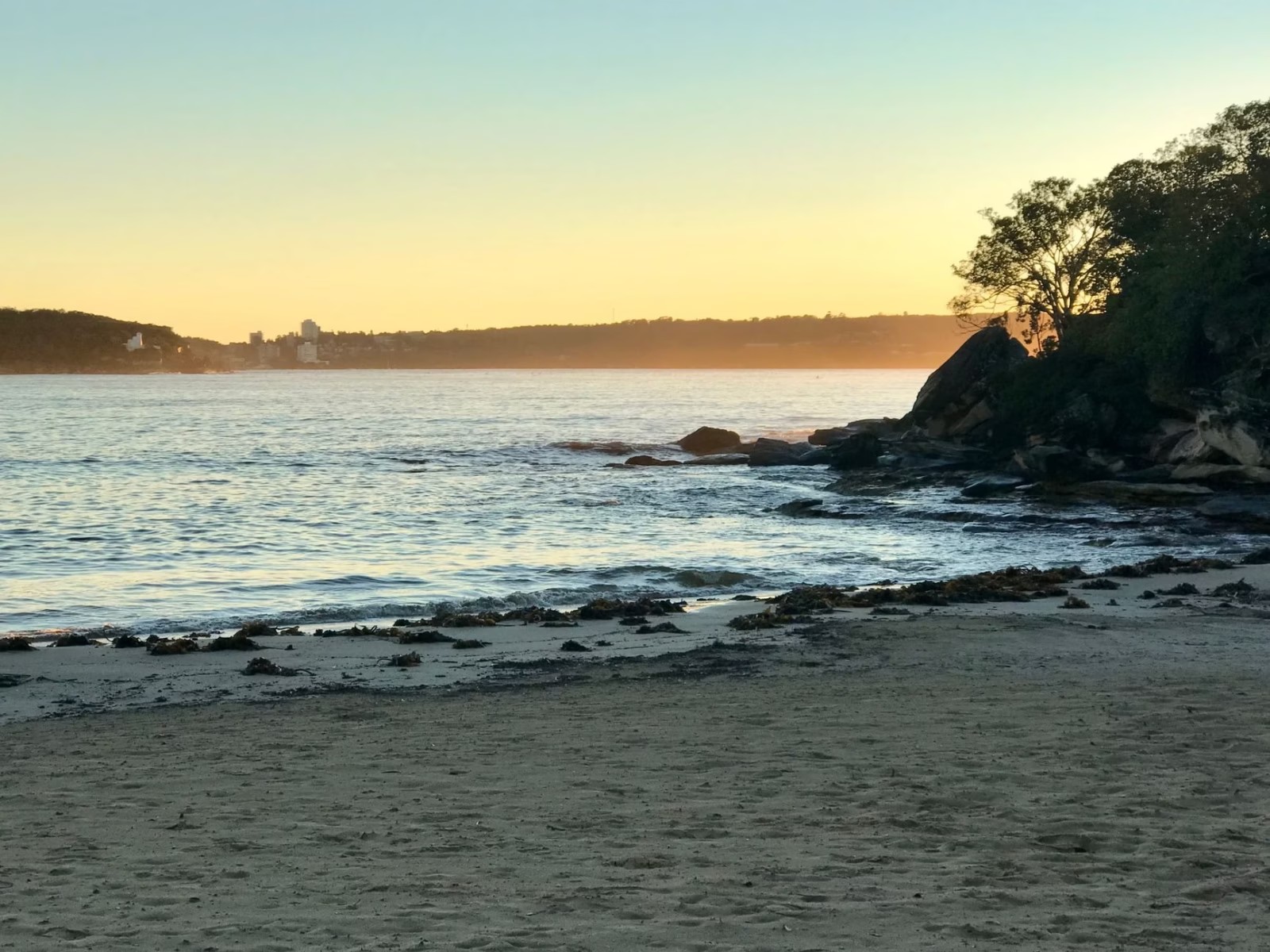 Sidney’e 1 Saat Uzaklıkta Rüya Gibi Bir Sahil Kaçamağı: Bundeena’daki Simpson Cottage Sidney’e 1 Saat Uzaklıkta Rüya Gibi Bir Sahil Kaçamağı: Bundeena’daki Simpson Cottage
